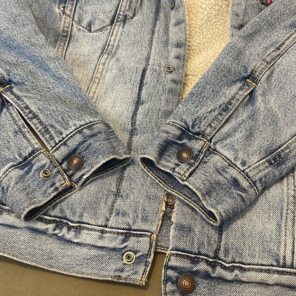 LEVIβS STRAUSS & Co. Original Sherpa lined w hand pockets JACKET size MEDIUM - Picture 9 of 16